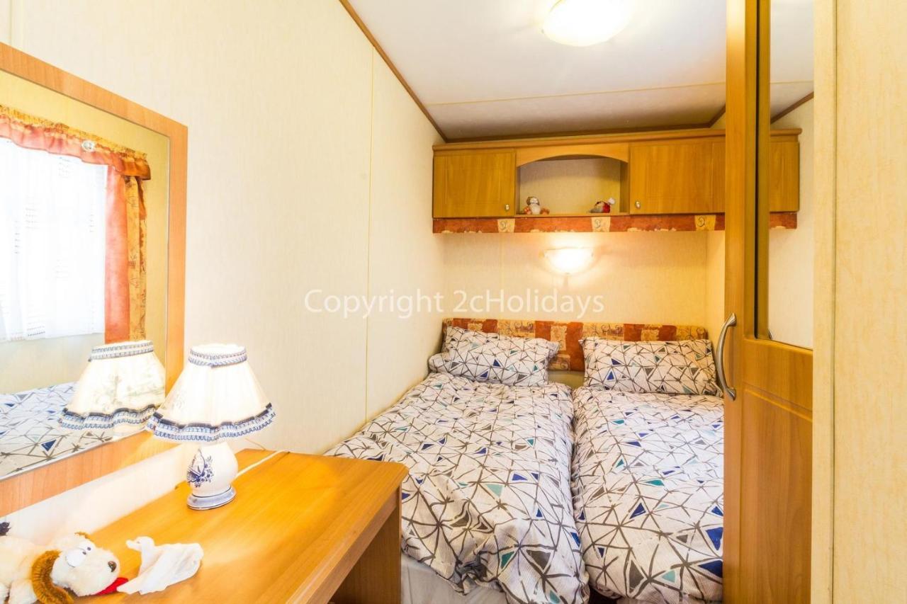 8 Berth Caravan For Hire At Heacham Holiday Park In Norfolk Ref 21024F Hotel Екстериор снимка