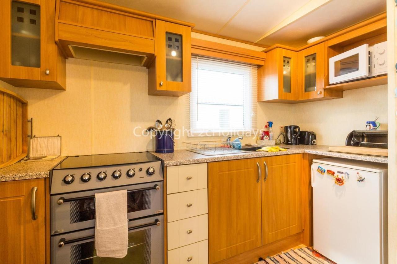 8 Berth Caravan For Hire At Heacham Holiday Park In Norfolk Ref 21024F Hotel Екстериор снимка