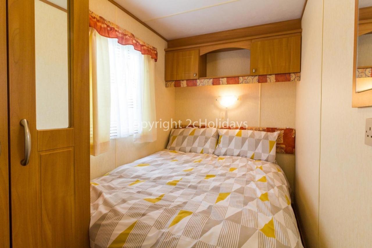 8 Berth Caravan For Hire At Heacham Holiday Park In Norfolk Ref 21024F Hotel Екстериор снимка