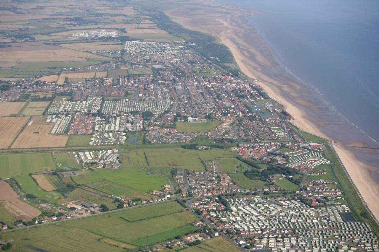 8 Berth Caravan For Hire At Heacham Holiday Park In Norfolk Ref 21024F Hotel Екстериор снимка